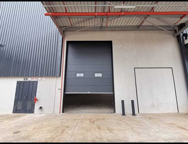 13,000M² WAREHOUSE TO LET IN GLEN MARAIS